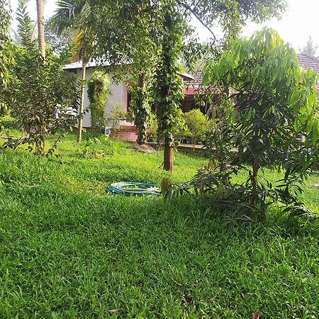Runnin Airport - Homestay Gurpur Exterior foto